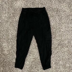 American Eagle Outfitters Women’s Cuffed Black Cargo Pants